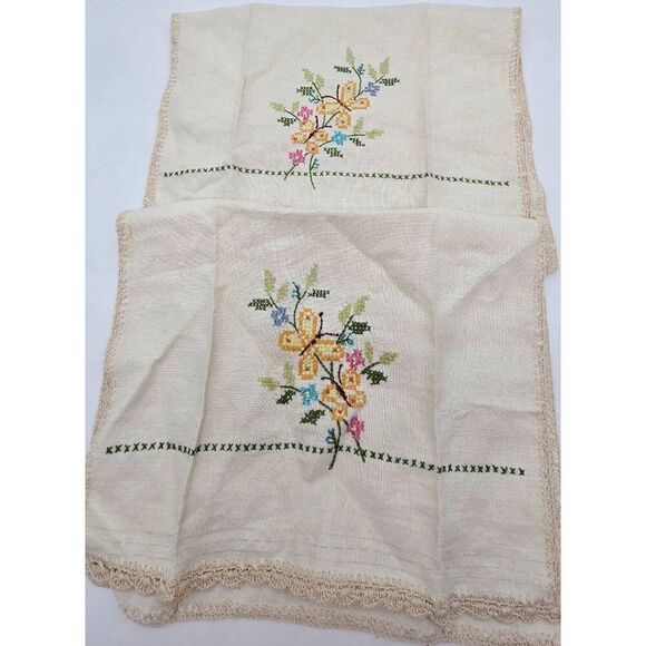 Vintage Linen Hand-Embroidered Floral Table Decor Set Of 2 With Crochet Edges - Picture 1 of 6